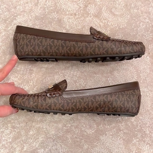Brand New Michael Kors Brown Loafers Slip On Flats w/ Gold Tone Metal Logo Bar - Picture 10 of 16